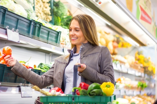 vrouw_in_supermarkt_507x338