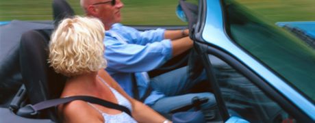 3471129-Goedkoper-rijden-in-de-auto-van-een-ander_460x180
