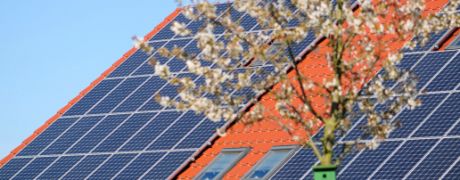 3471280-Huis-aantrekkelijk-door-zonnepanelen_460x180