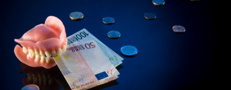 3471486-Tandarts-gaat-rekening-voorschieten_460x180