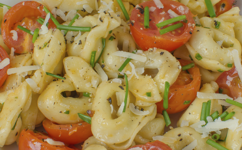 Tortellini with parmesan and tomatoes