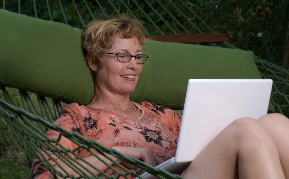mature_with_laptop