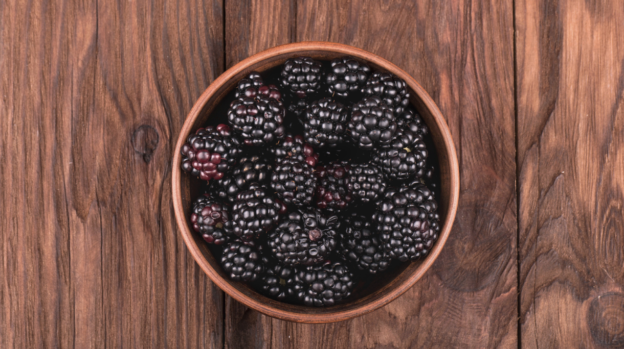 Blackberry in bowl