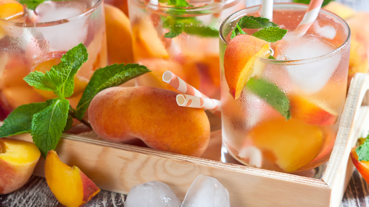 Peach lemonade