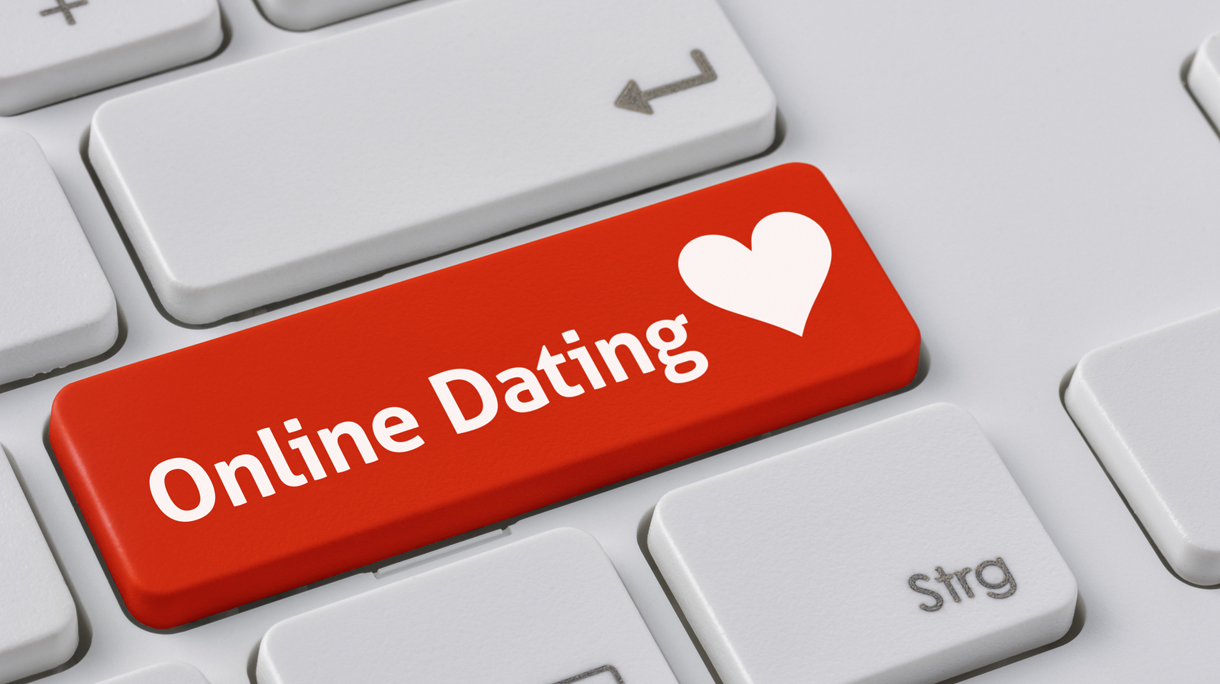Keyboard with a red button – Online Dating