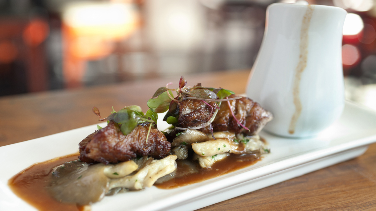 Crispy sweetbreads with wild mushrooms