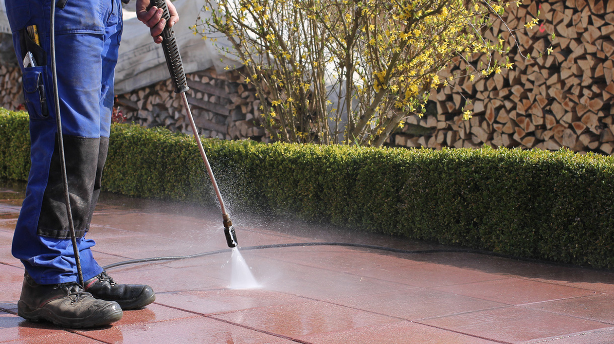 Terrace cleaning with high-pressure