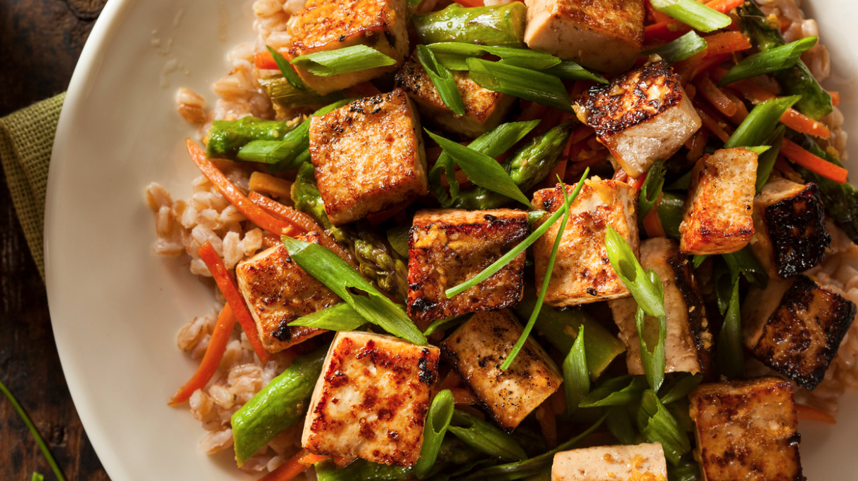homemade-tofu-stir-fry-picture-id523445425