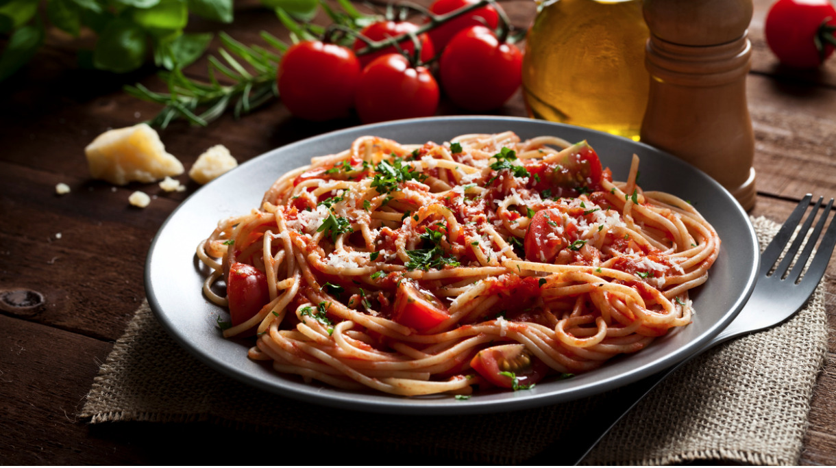 pasta-plate-picture-id637214478