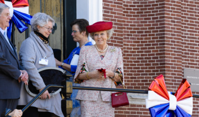 Prinses Beatrix is visiting Oud-Vossemeer