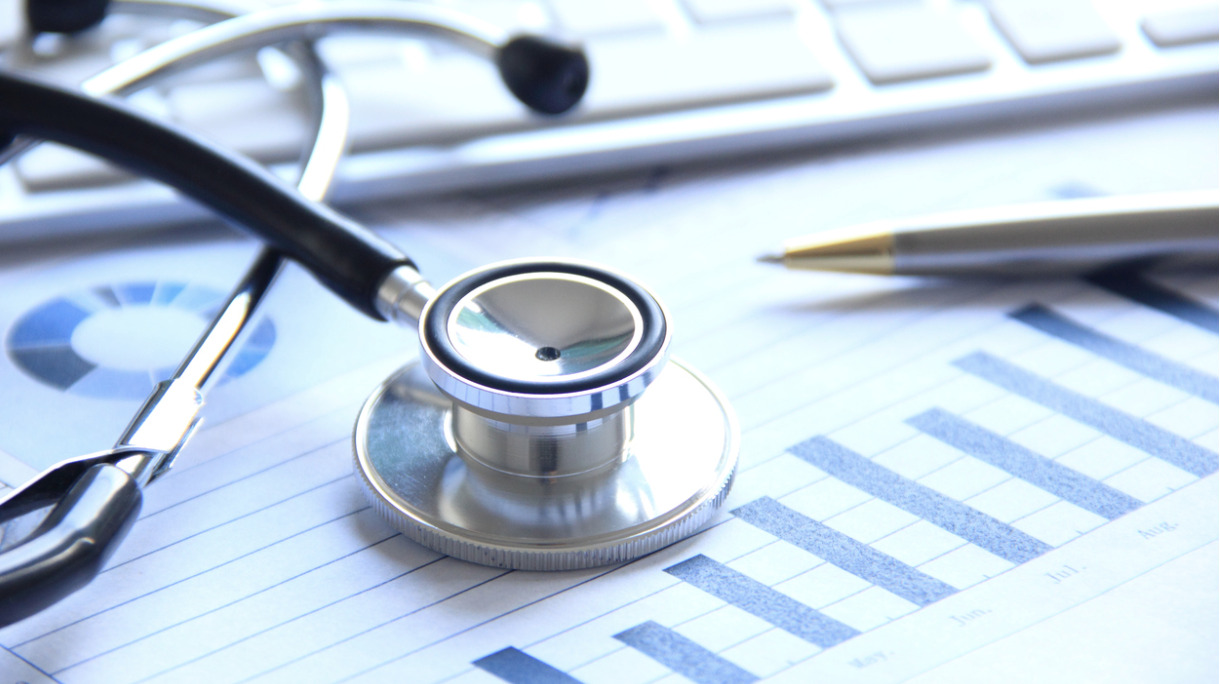 stethoscope-with-financial-statement-picture-id695148314