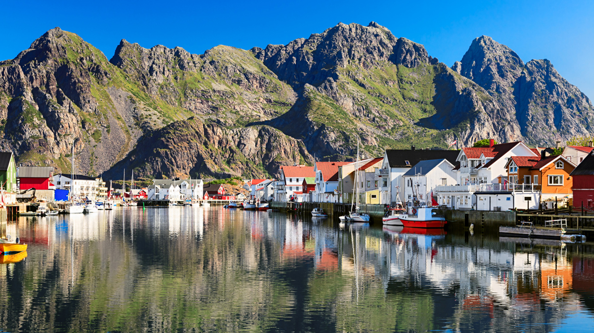 Henningsvaer, picturesque Norwegian fishing village in Lofoten islands