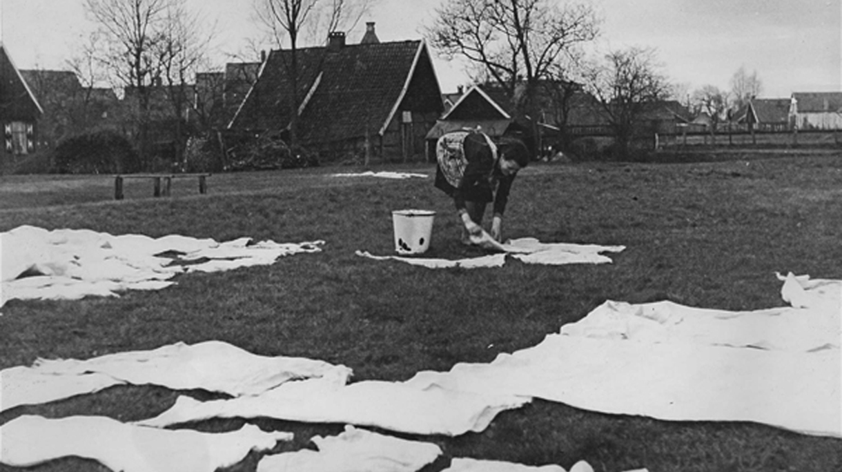 kleiner_de_bleek_haar_moeder_anna_meijerink_rond_1938_0