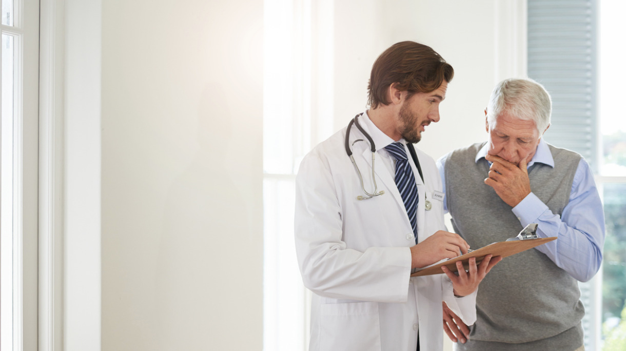 providing-the-best-medical-care-to-his-patient-picture-id613751066_0