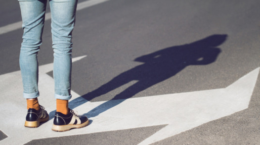 close-up-of-woman-shoes-standing-on-the-street-picture-id674505228
