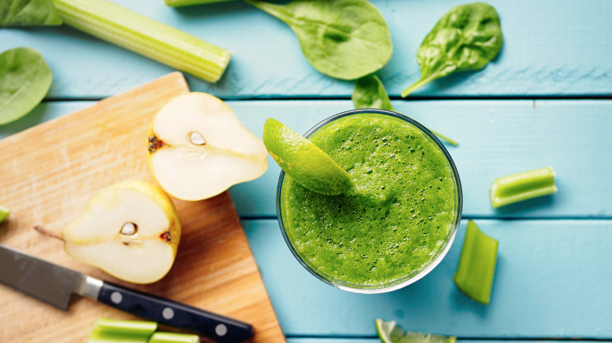 healthy-cucumbercelery-spinach-and-pear-smoothies-picture-id688053344