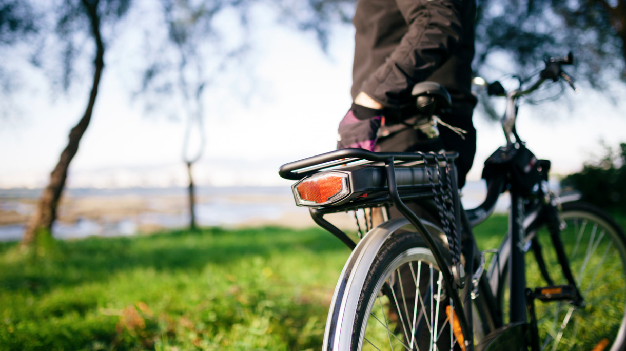electric-bike-picture-id667458534