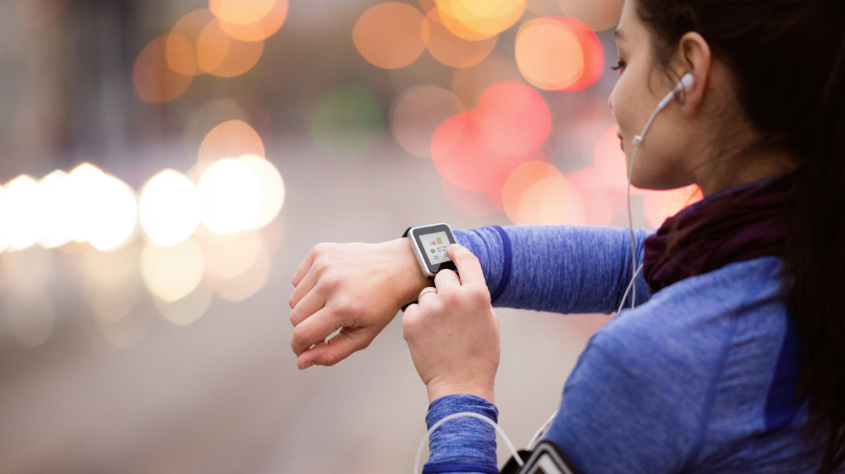 young-woman-in-blue-sweatshirt-running-in-the-city-picture-id628111000_0