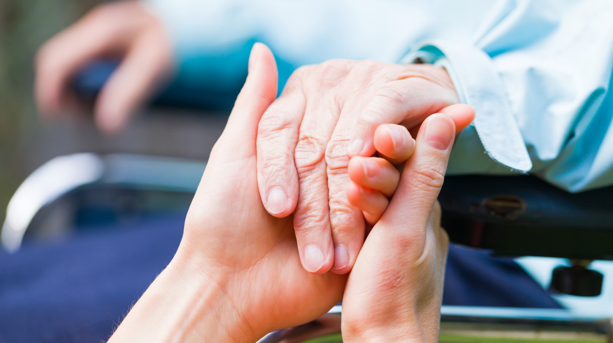 helping-hands-picture-id686228658