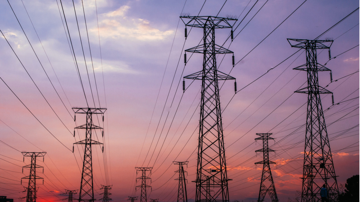 power-lines-picture-id6402776721