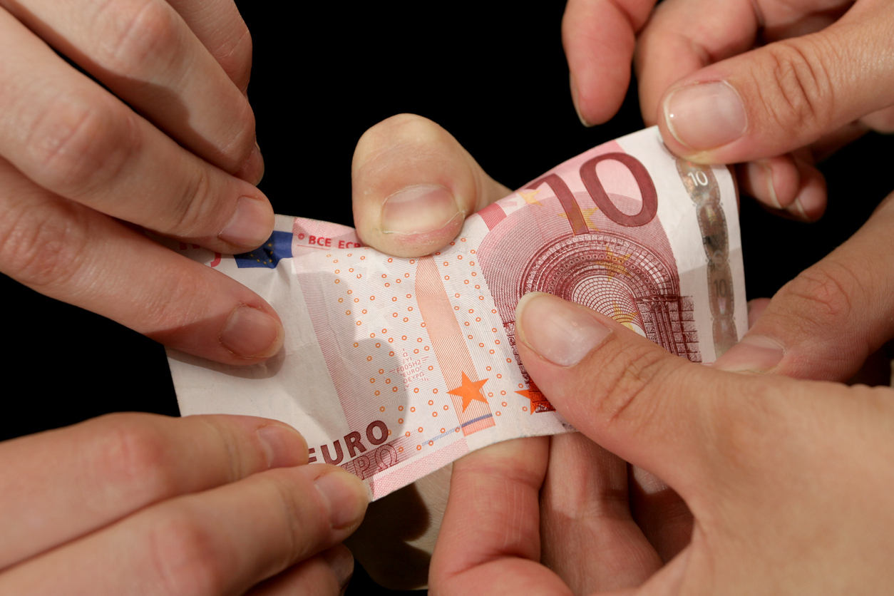 Euro in hands