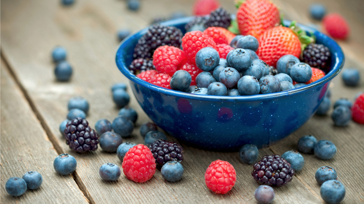 mixed-organic-berries-picture-id182800850