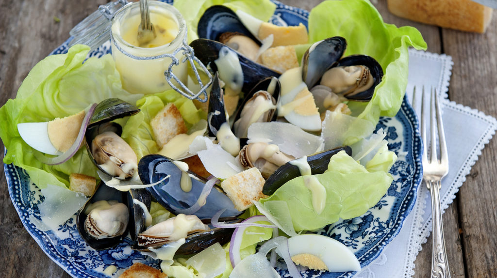 Caesarsalade met mosselen