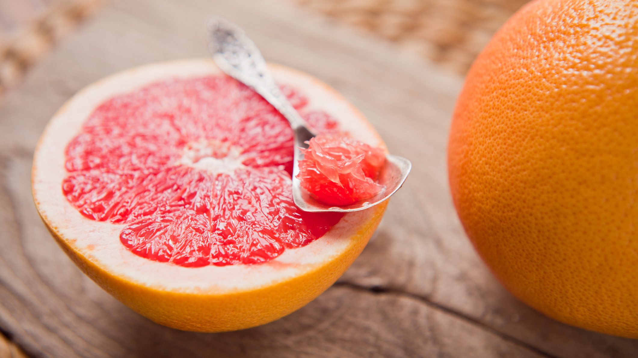 Pink grapefruit with sugar