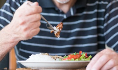 oude-man-eet