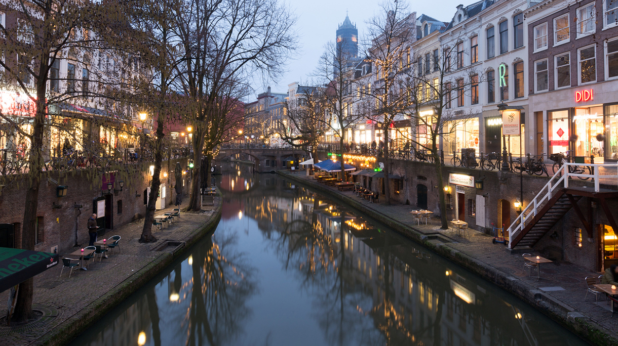 Dom toren en grachten in Utrecht