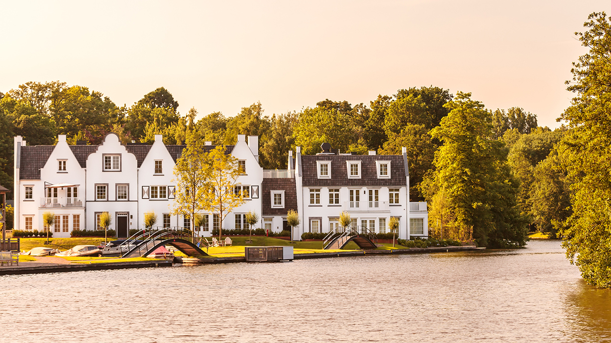 Houses alongside the Dutch Vecht river