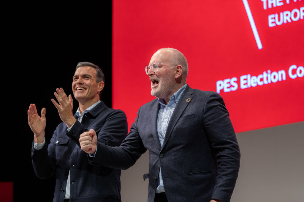 Frans Timmermans (R), PES Common Candidate and Pedro Sanchez