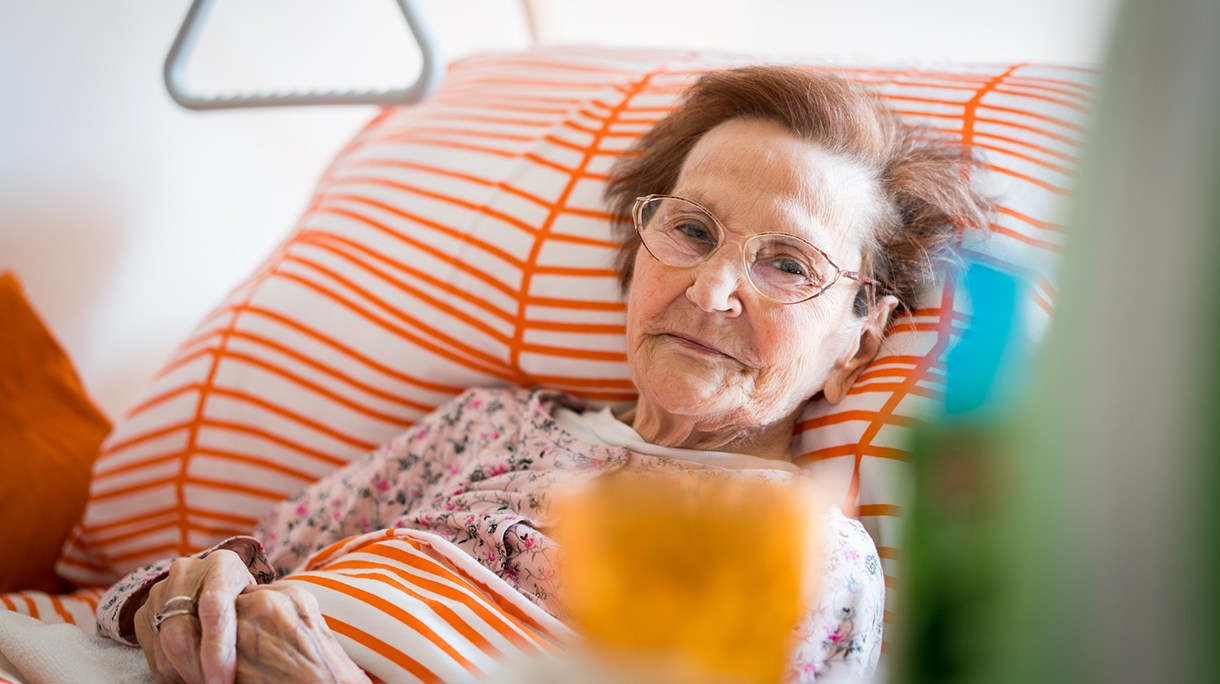 Hospital patient hands to care