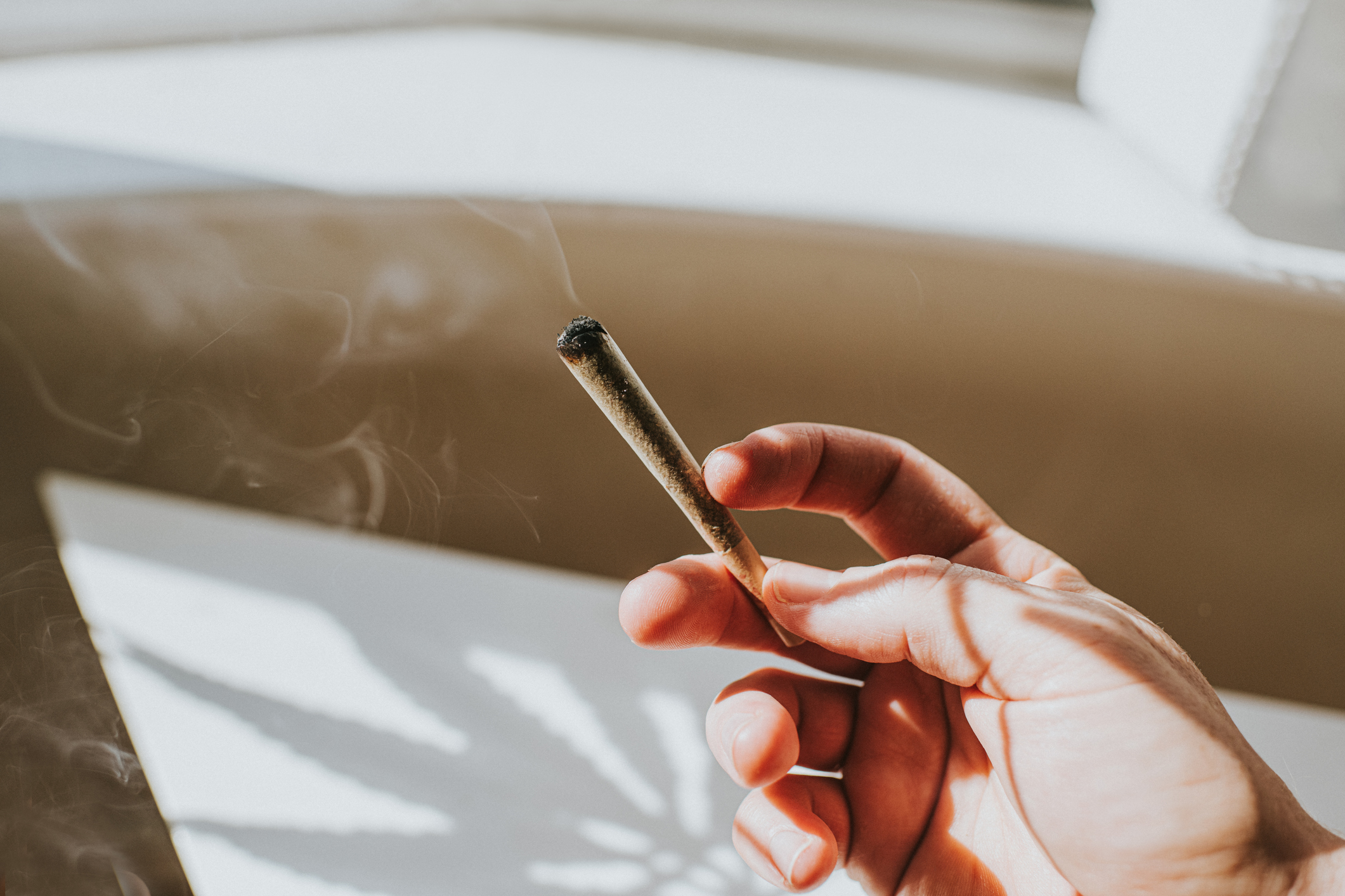 Weed joint roken