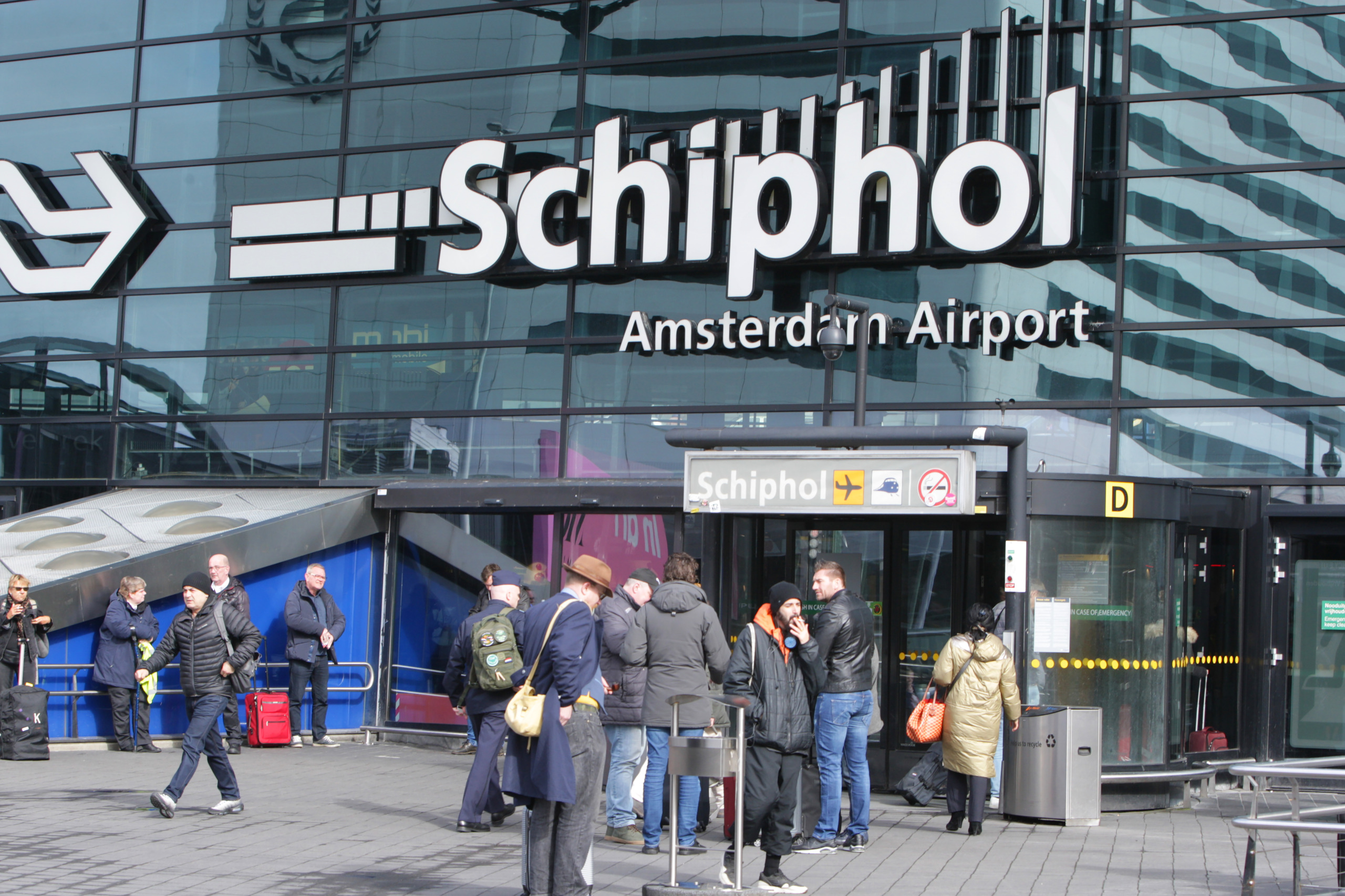 All Flights To US Canceled In Amsterdam