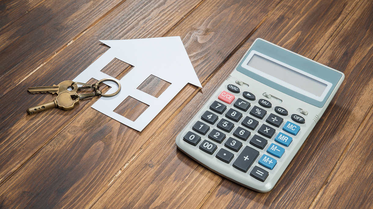 Mortgage Calculator, house and key with Calculator