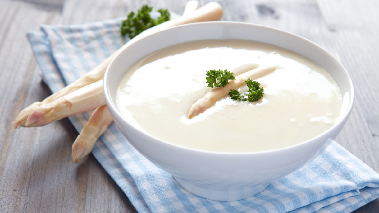 fresh-asparagus-soup-picture-id120801490