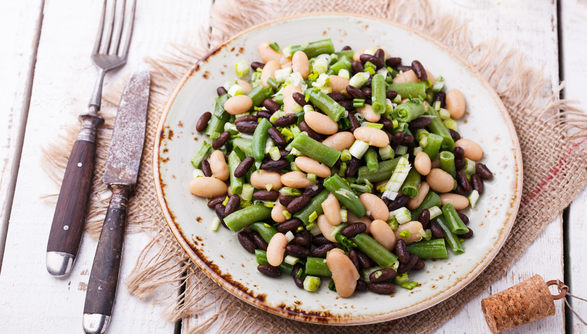 Salad three-bean with garlic