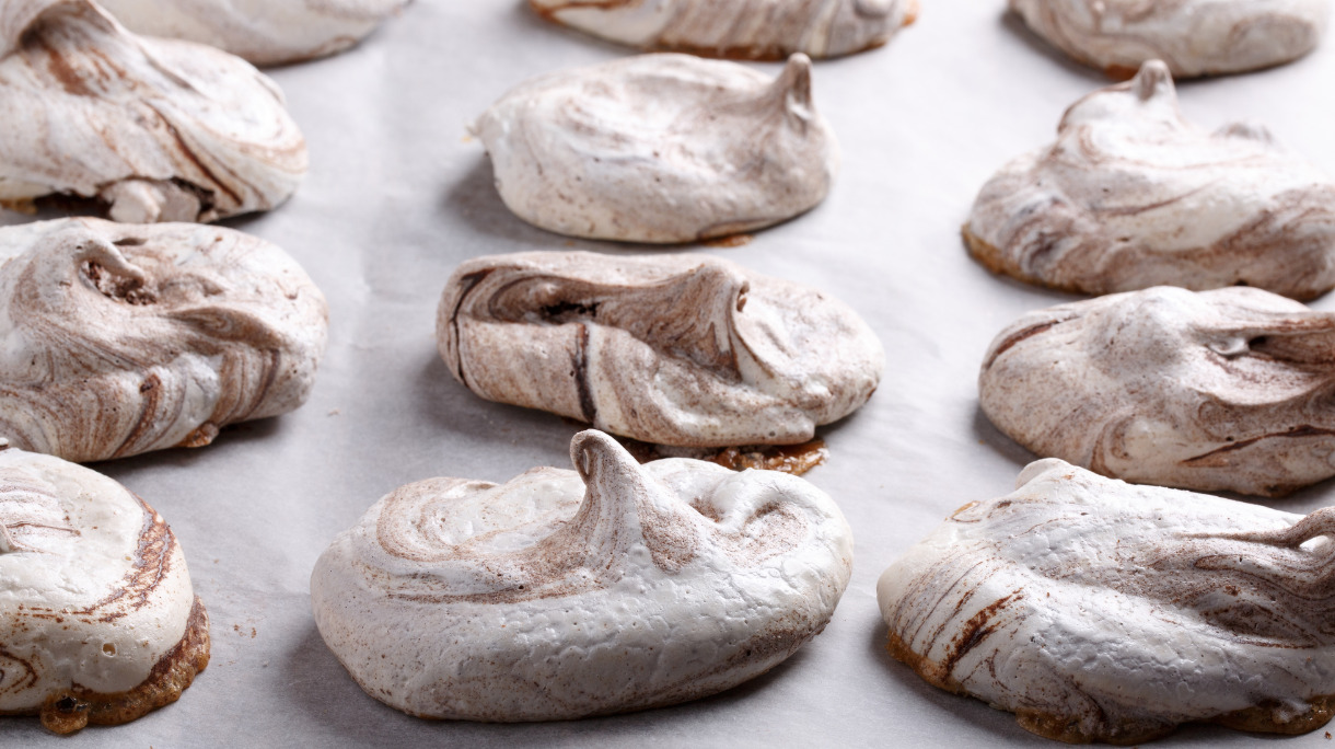 homemade-marble-chocolate-meringue-cookies-on-a-baking-sheet-picture-id815472006
