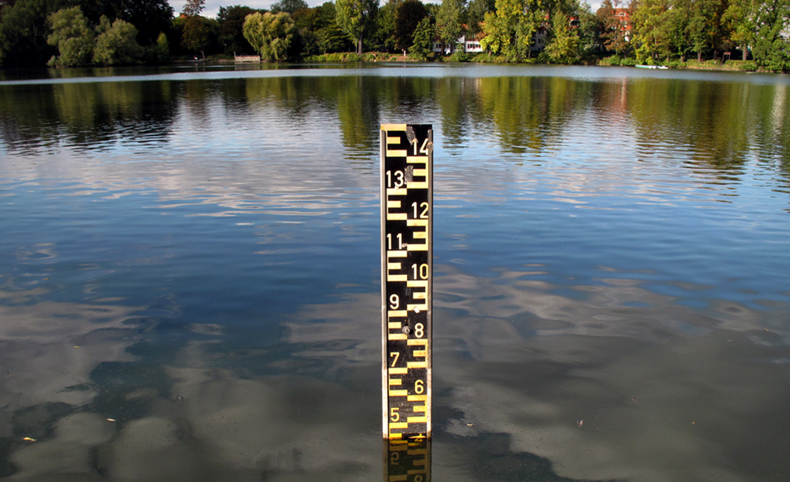 Scale indicating water level in a lake in Berlin, Germany