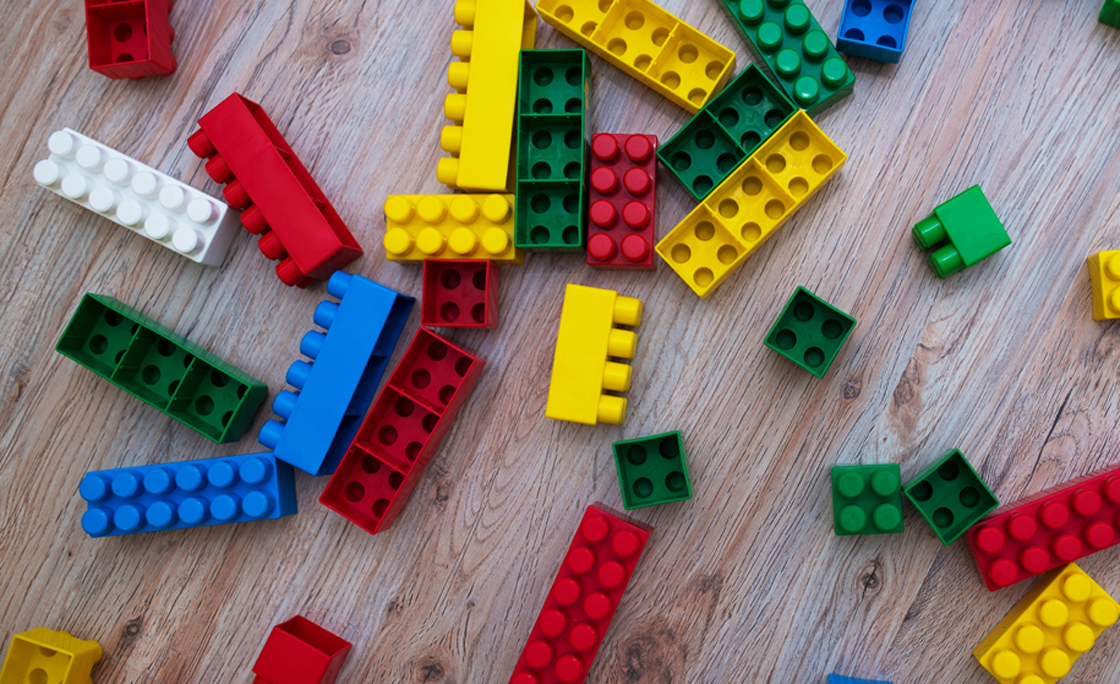 colored cubes to play