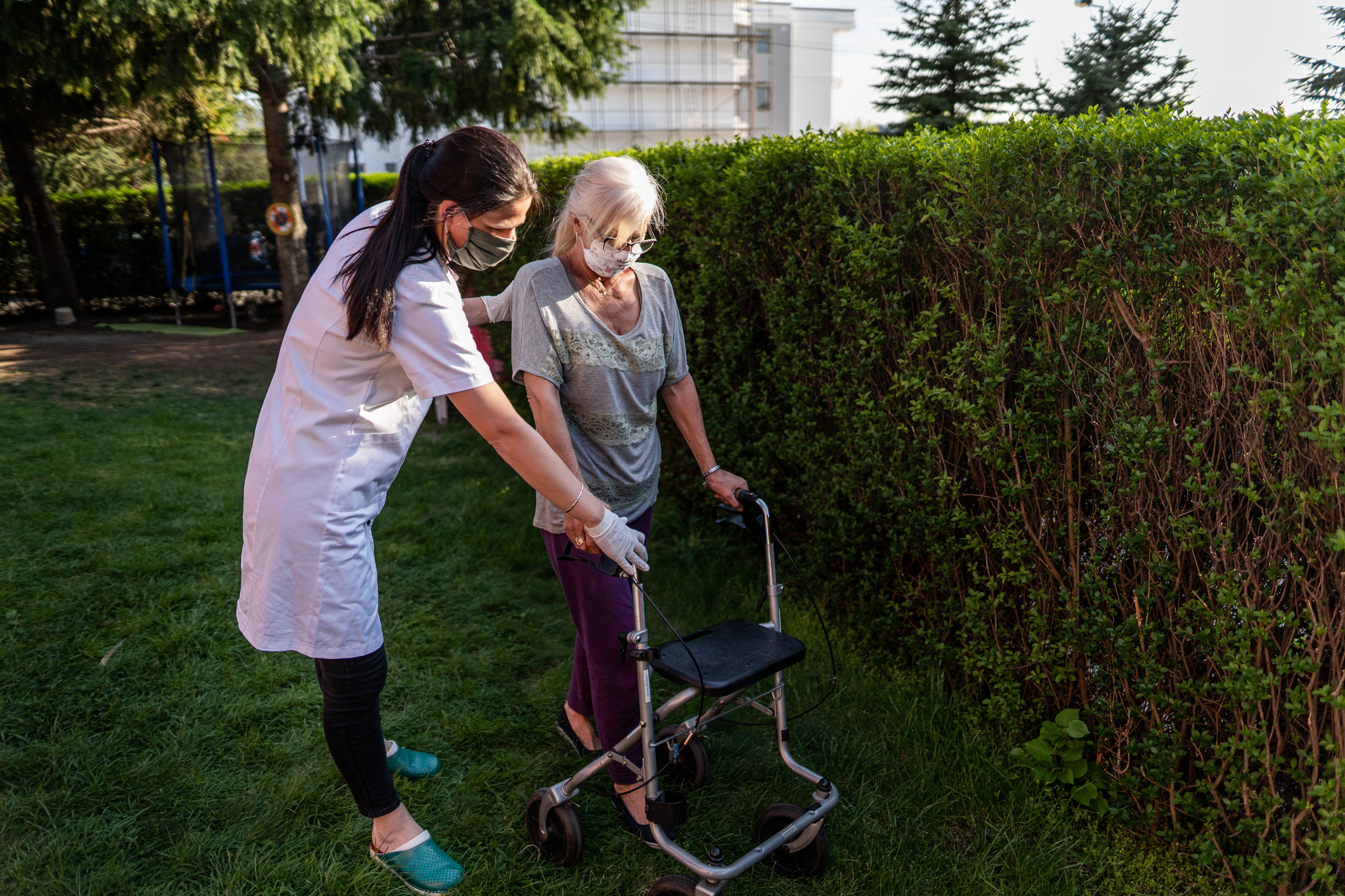 Getting medical help while at home isolation