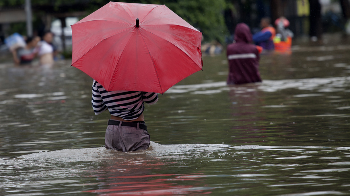 Walking on Flood