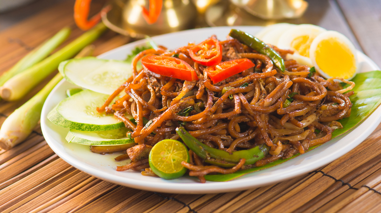 mee goreng mamak, popular cusine in malaysia