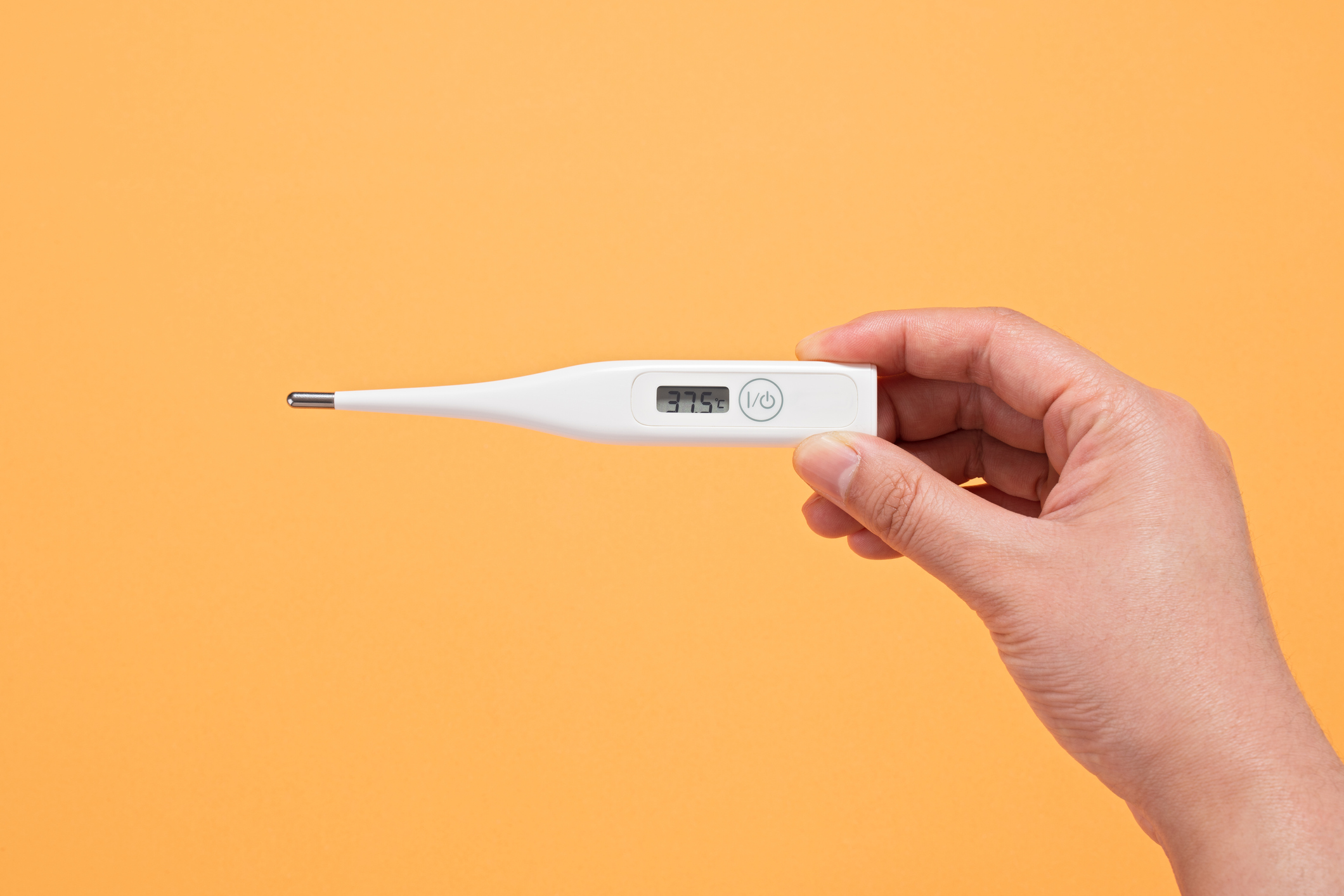 Digital Thermometer Displays 37.5℃