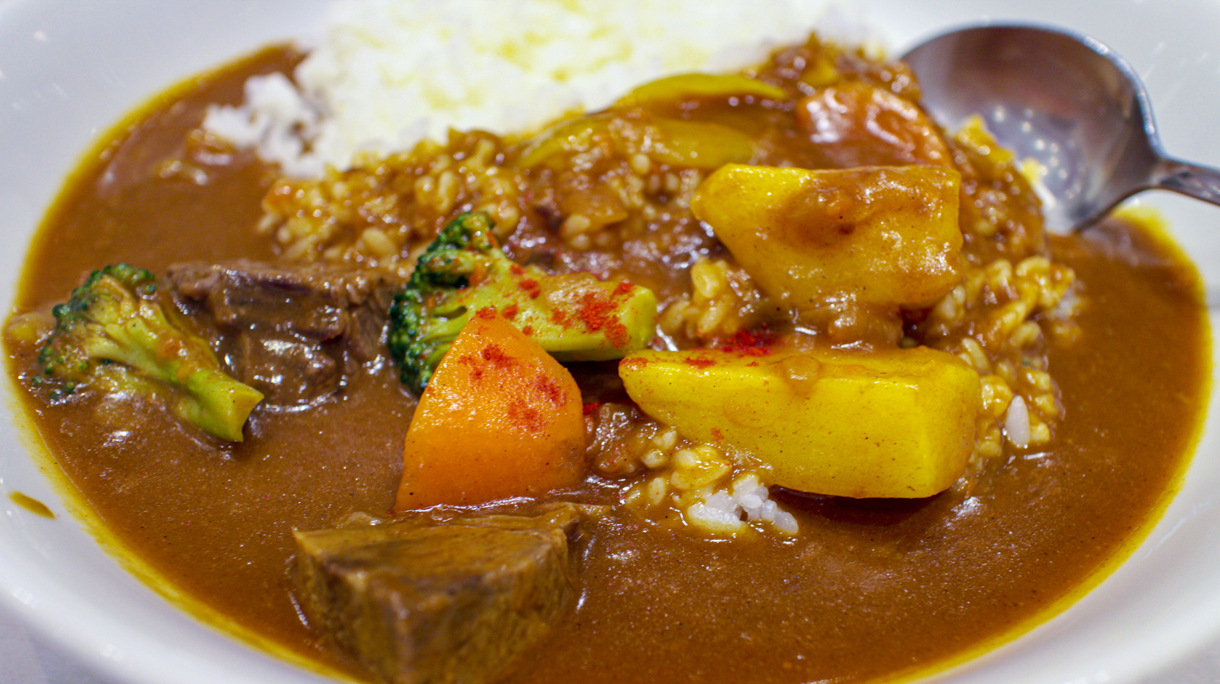 Beef vegetable curry and rice