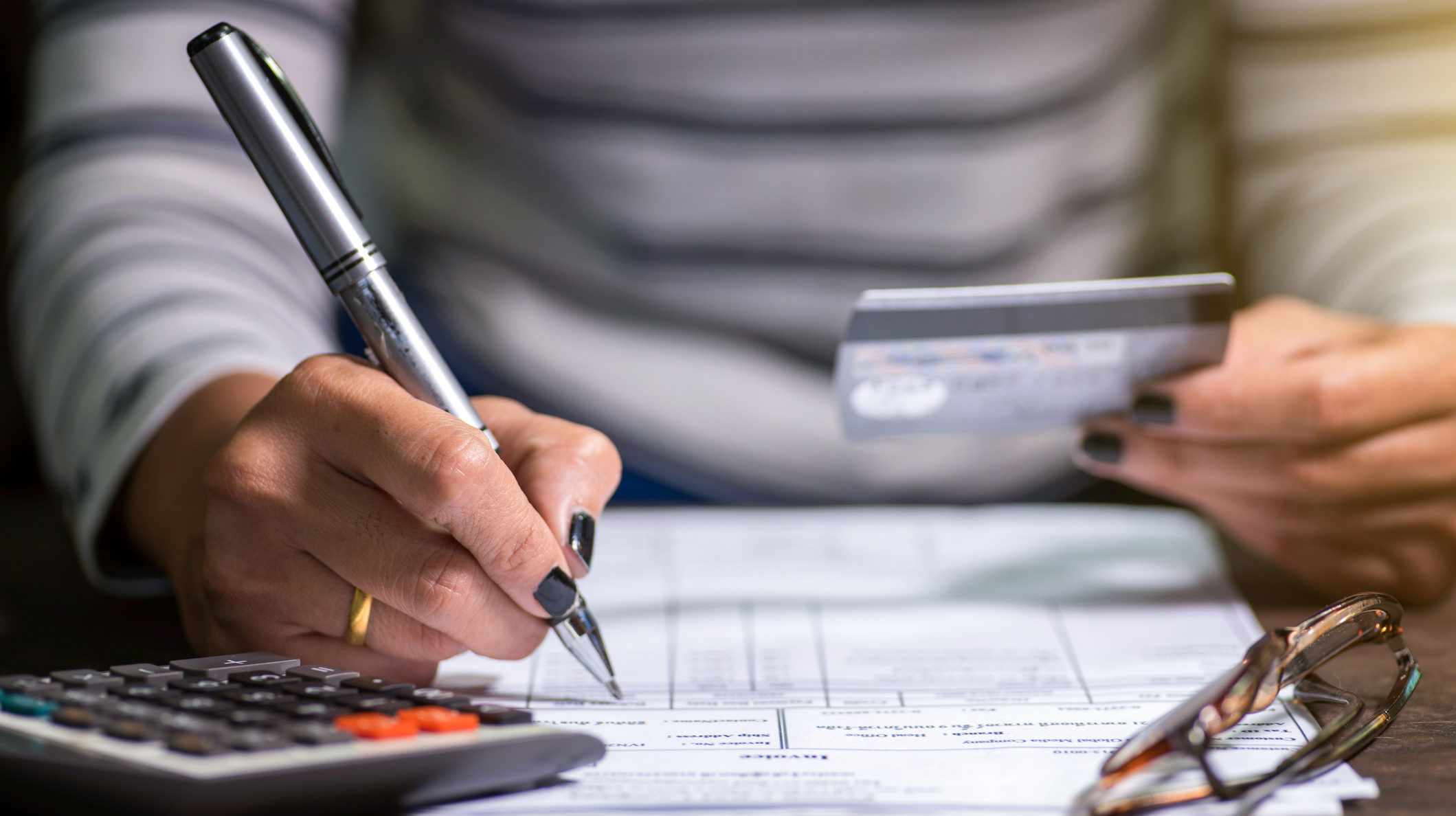 Calculate how much cost or spending have with credit cards.