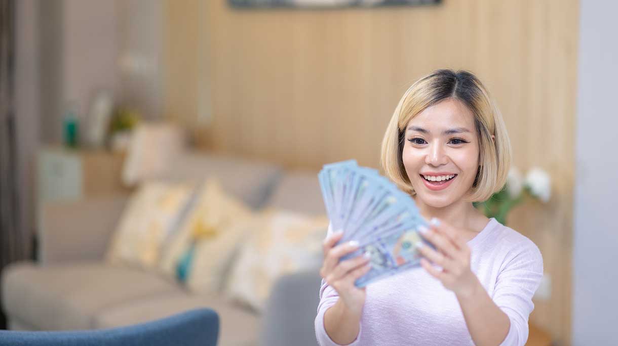 Geld waaier mooie vrouw