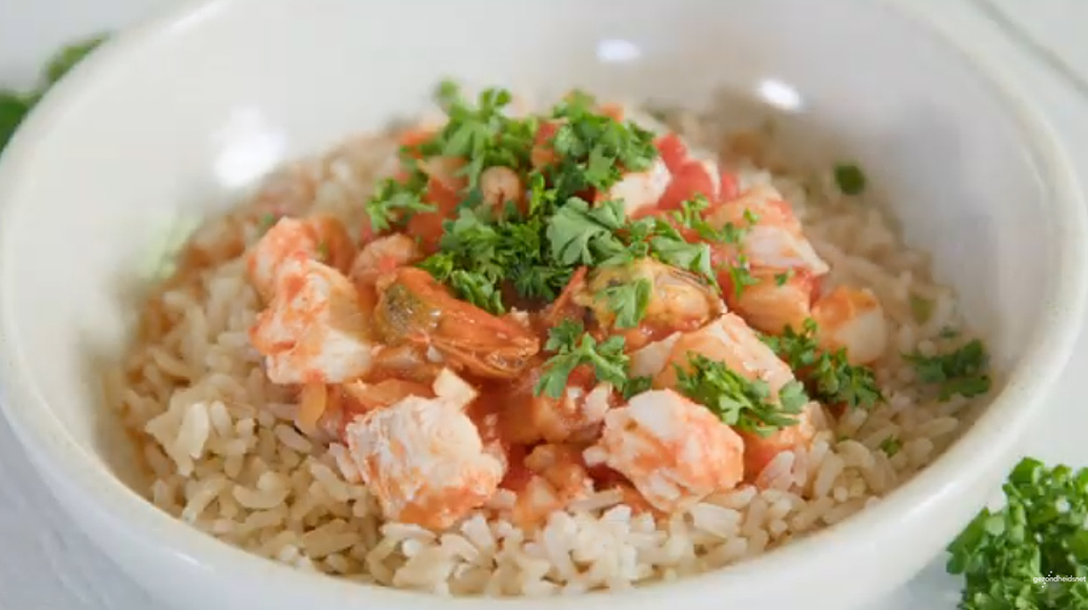 vissaus met tomaten