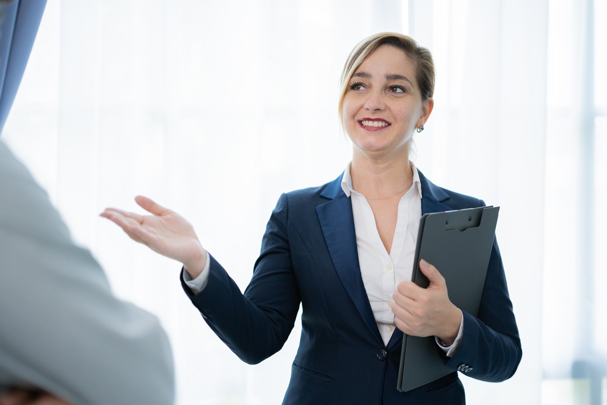 Vrouw financieel adviseur